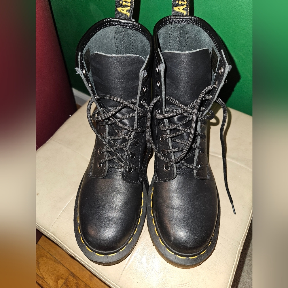 Dr. Martens 1460 8-Eye Leather Boot